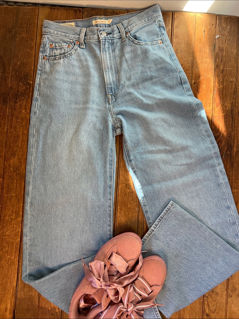 Women’s Levi’s Jeans Ribcage Straight Wide Leg High-Rise Light Blue size 26